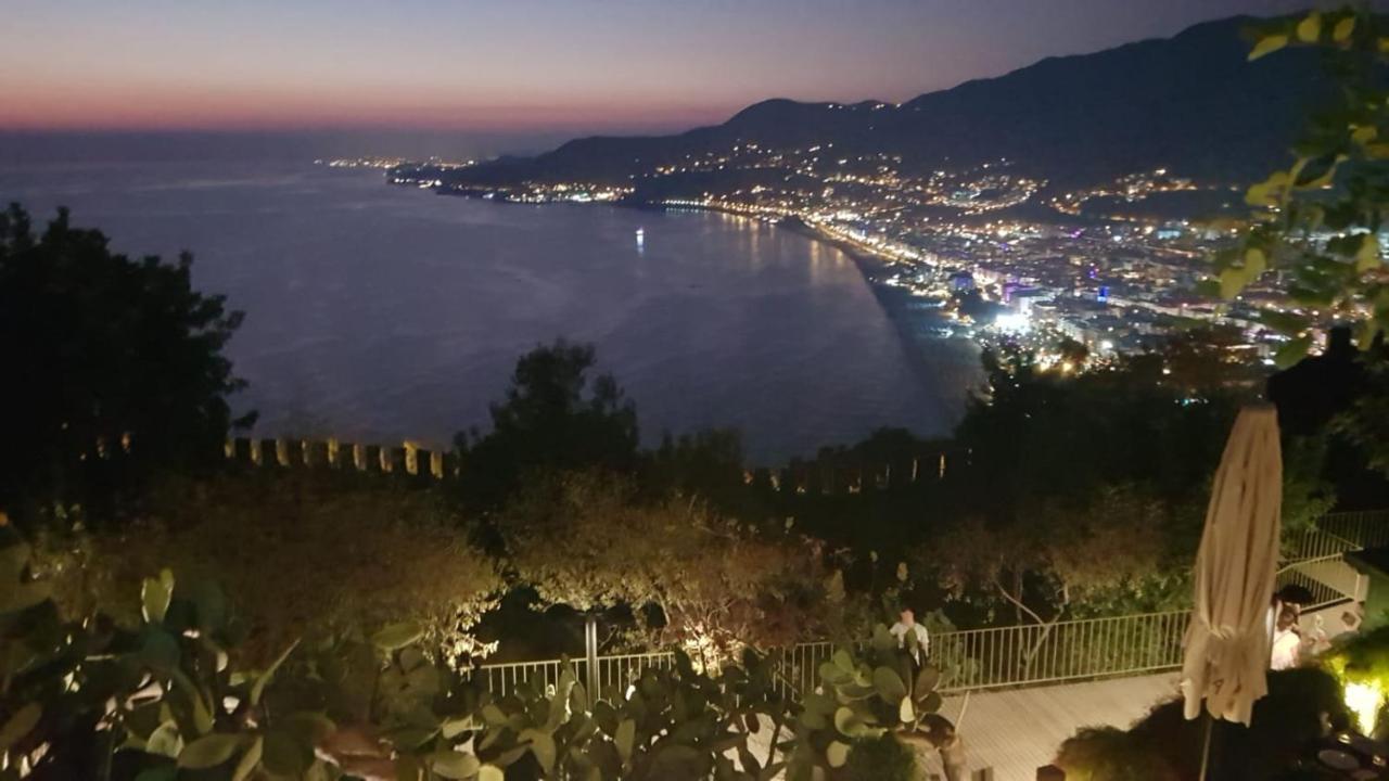 Granada City Alanya Luxury Appartment 800М От Пляжа Клеопатра Zewnętrze zdjęcie
